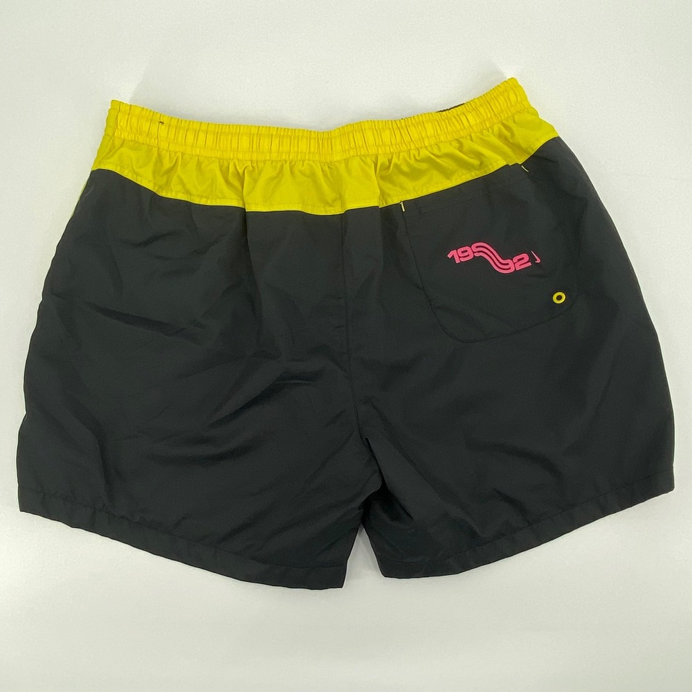 Nike Kyrie Irving Basketball Shorts Mens XXL Black Yellow Splatter DA5993-010 - Picture 3 of 12
